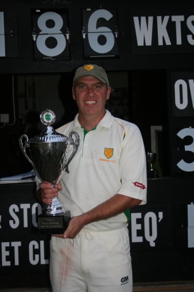 tomreillycaptainstjosephsccwinnersofsteveturnermemorialtrophy20092.jpg