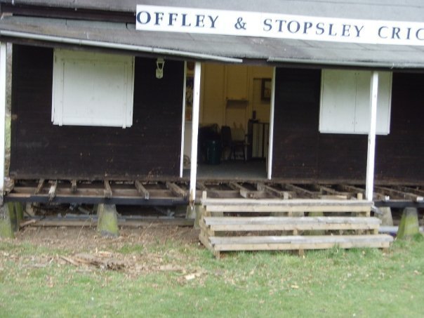 dodgyroof.jpg